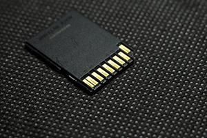 Schnelle Blitze und eine SD-Karte mit 1 TB Schnelle Blitze und eine SD-Karte mit 1 TB